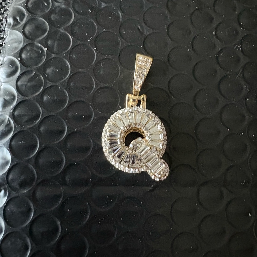 Gold over Brass Shimmering CZ stones 'Q' Spiral Pendant